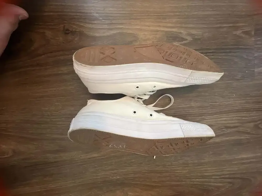 Converse Chuck Taylor All Star II Low Top White Sneakers - Picture 4 of 4